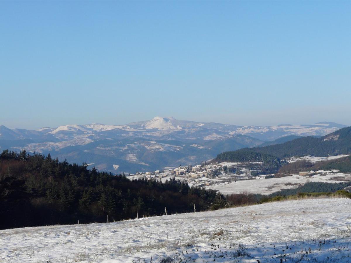 Les Cabanes De Labrousse Saint-Julien-Labrousse Екстериор снимка